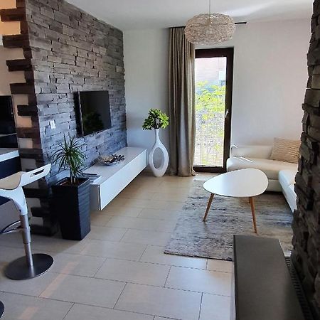 Lucia Exclusive With Parking In The Garage Appartement Poreč Buitenkant foto