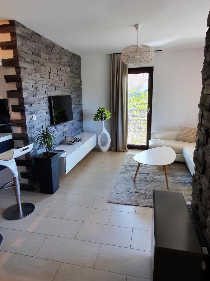 Lucia Exclusive With Parking In The Garage Appartement Poreč Buitenkant foto