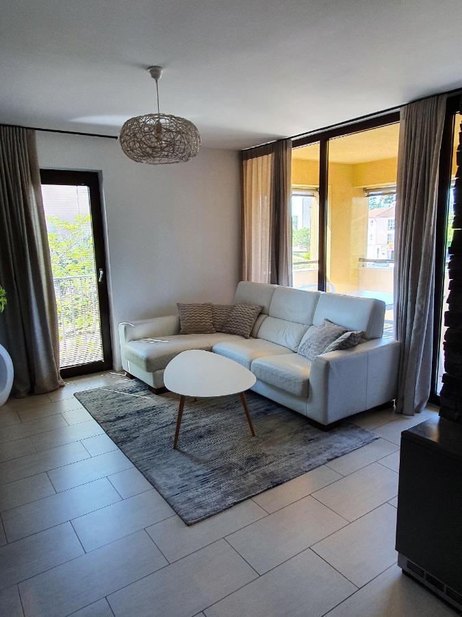 Lucia Exclusive With Parking In The Garage Appartement Poreč Buitenkant foto