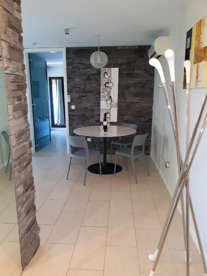 Lucia Exclusive With Parking In The Garage Appartement Poreč Buitenkant foto