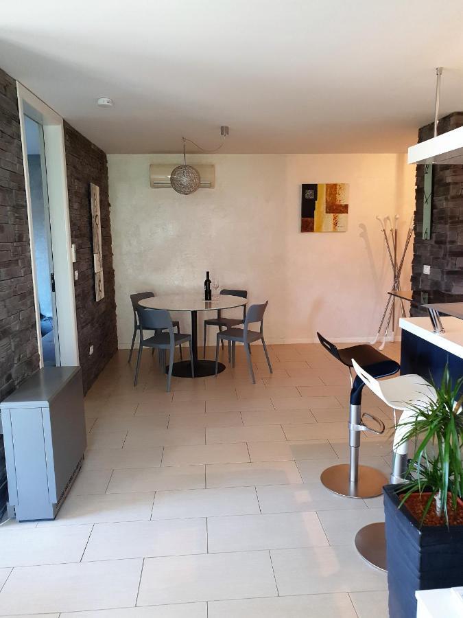 Lucia Exclusive With Parking In The Garage Appartement Poreč Buitenkant foto