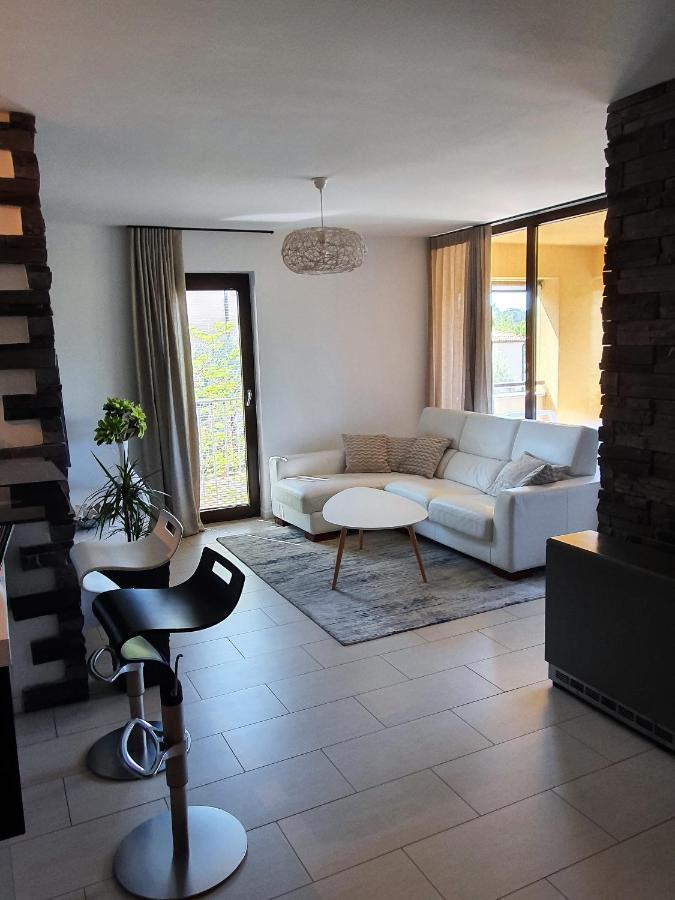 Lucia Exclusive With Parking In The Garage Appartement Poreč Buitenkant foto