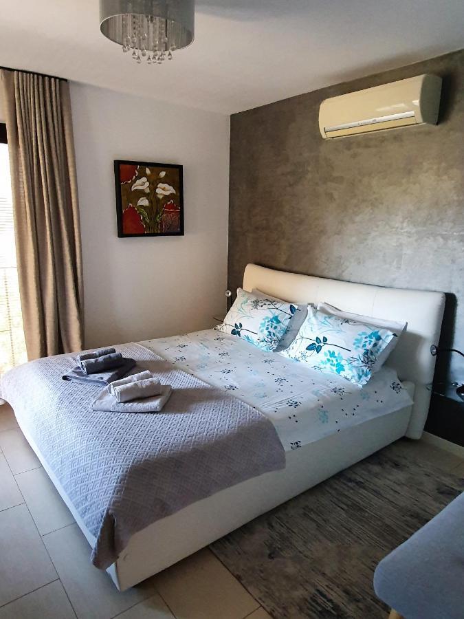 Lucia Exclusive With Parking In The Garage Appartement Poreč Buitenkant foto