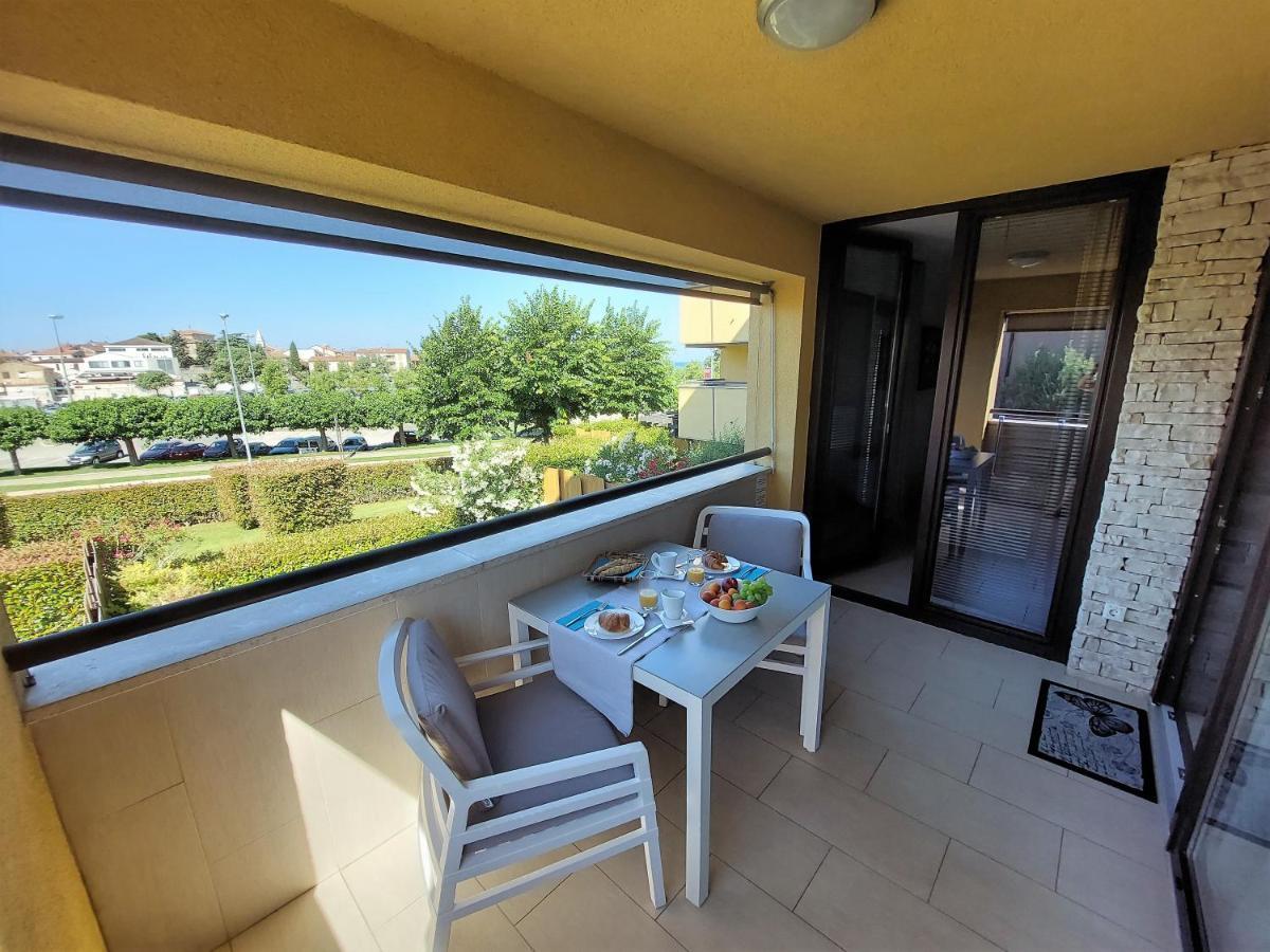 Lucia Exclusive With Parking In The Garage Appartement Poreč Buitenkant foto