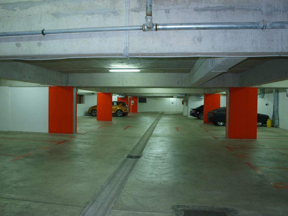 Lucia Exclusive With Parking In The Garage Appartement Poreč Buitenkant foto